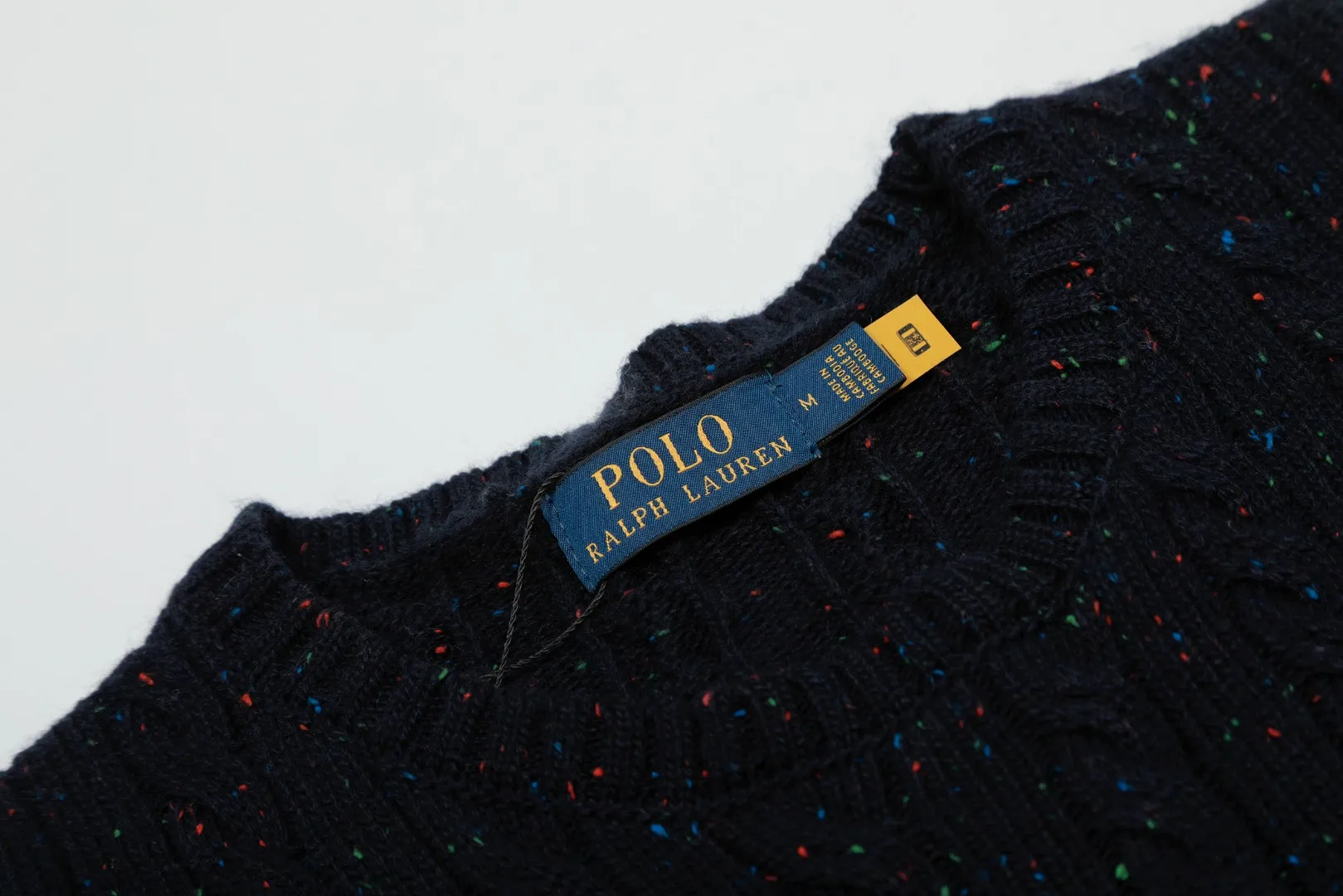 P166 💰 "Top quality" Style number: DS058# (on sale all year round) [Ralph Lauren wool blended pony embroidered logo twist knitted short sleeves] ✅Ralph Lauren gradient multi-color dot versatile hemp knitted round neck short sleeves for all seasons ✅15% merino cotton wool 85% wool blended clean and clear texture ✅ZP quality 1:1 version Scan the code to enter the GF website Counter quality ✅Details and quality are the only one in Guangzhou. Imported quality wool. Focus on high-end. Cost-effective. Needless to say good quality. ✅Restore the original version. The maximum size can be worn up to 150 pounds. Loose, comfortable and stress-free.